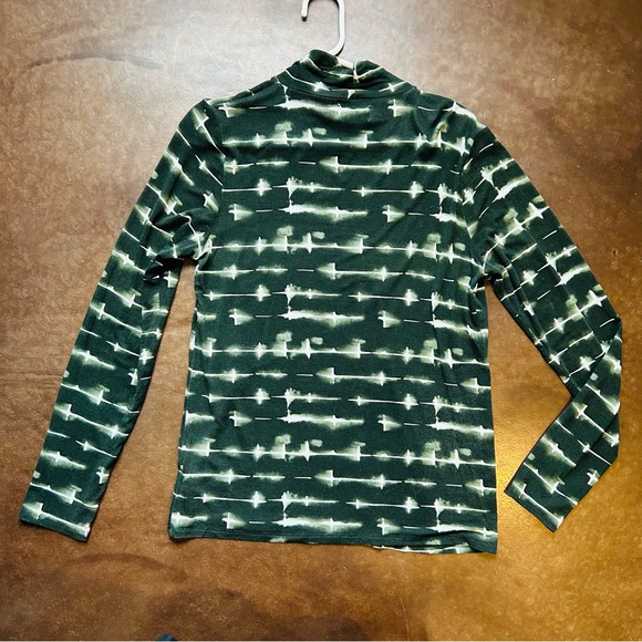 Hudson North- Green and White abstract Turtleneck- size large - Picture 2 of 12